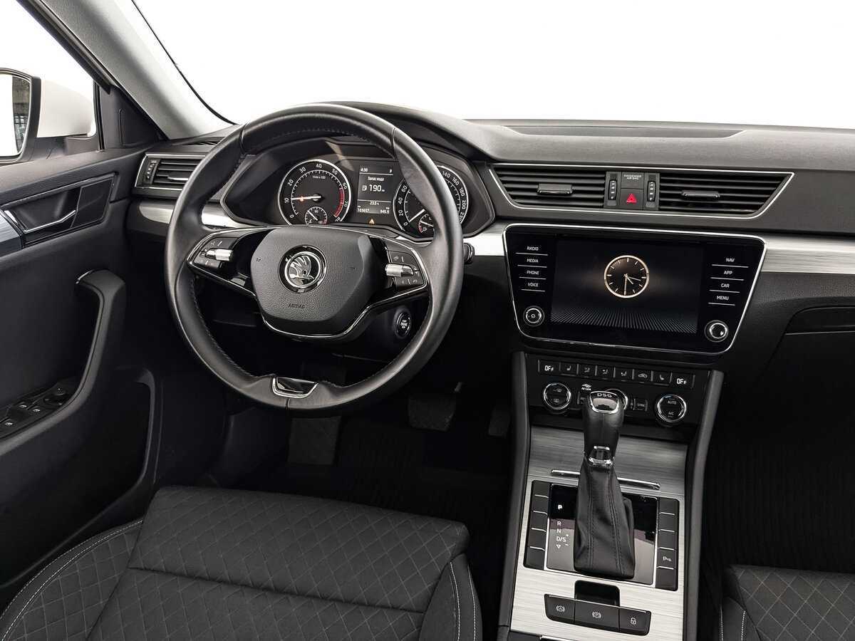 Skoda Superb, 2021 Фото №17