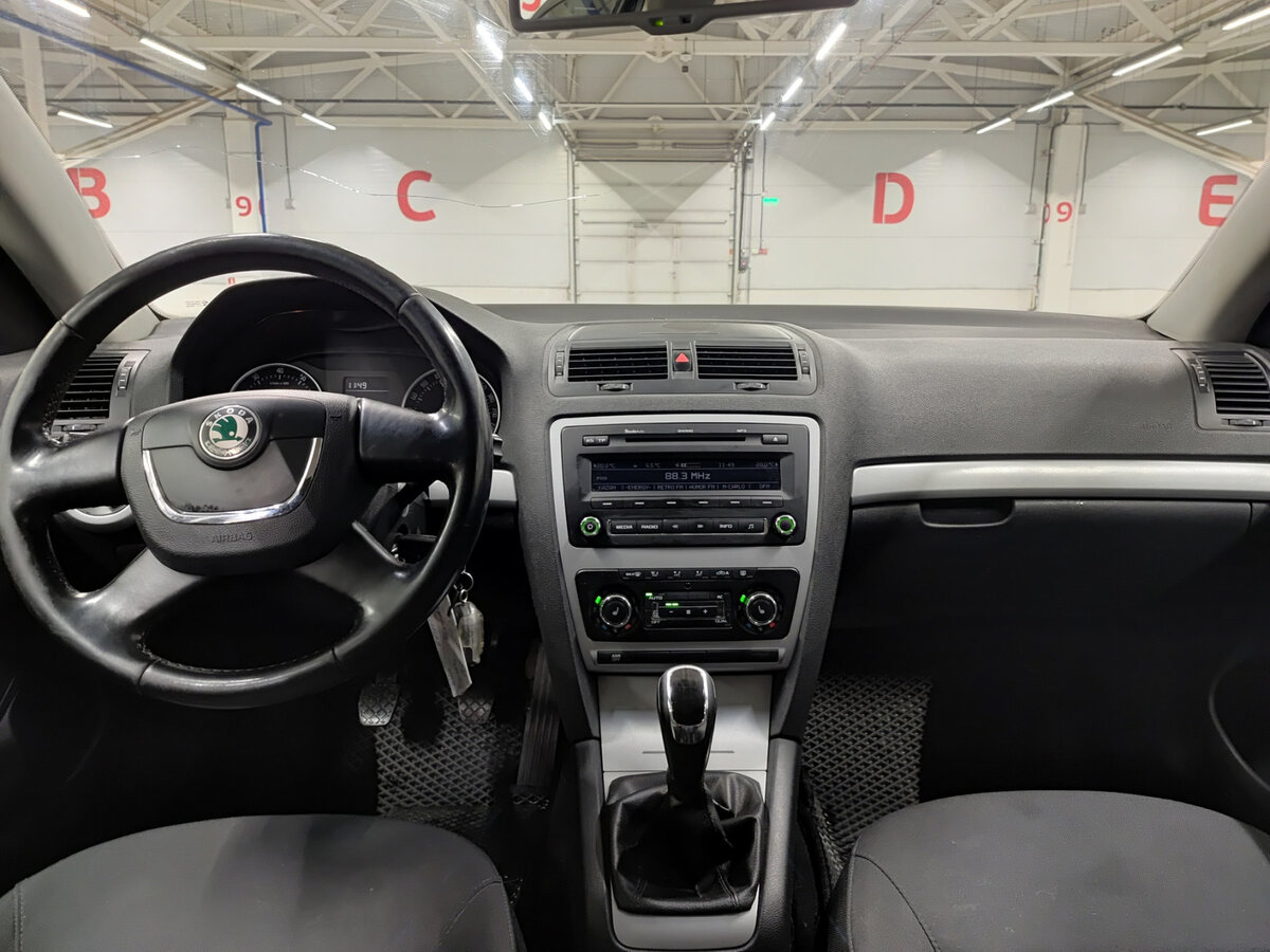 Skoda Octavia II (A5) Рестайлинг, 2013 Фото №13