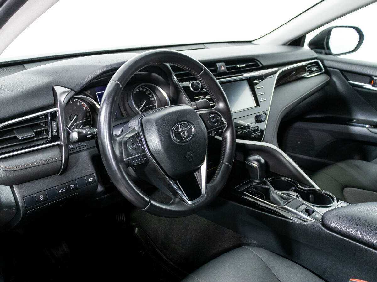 Toyota Camry, 2018 Фото №11