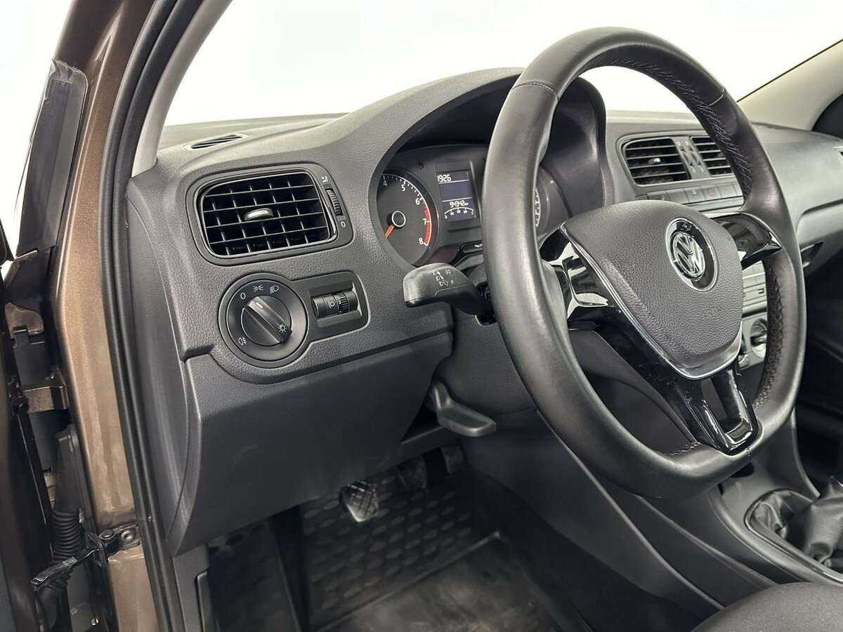 Volkswagen Polo, 2016 Фото №9