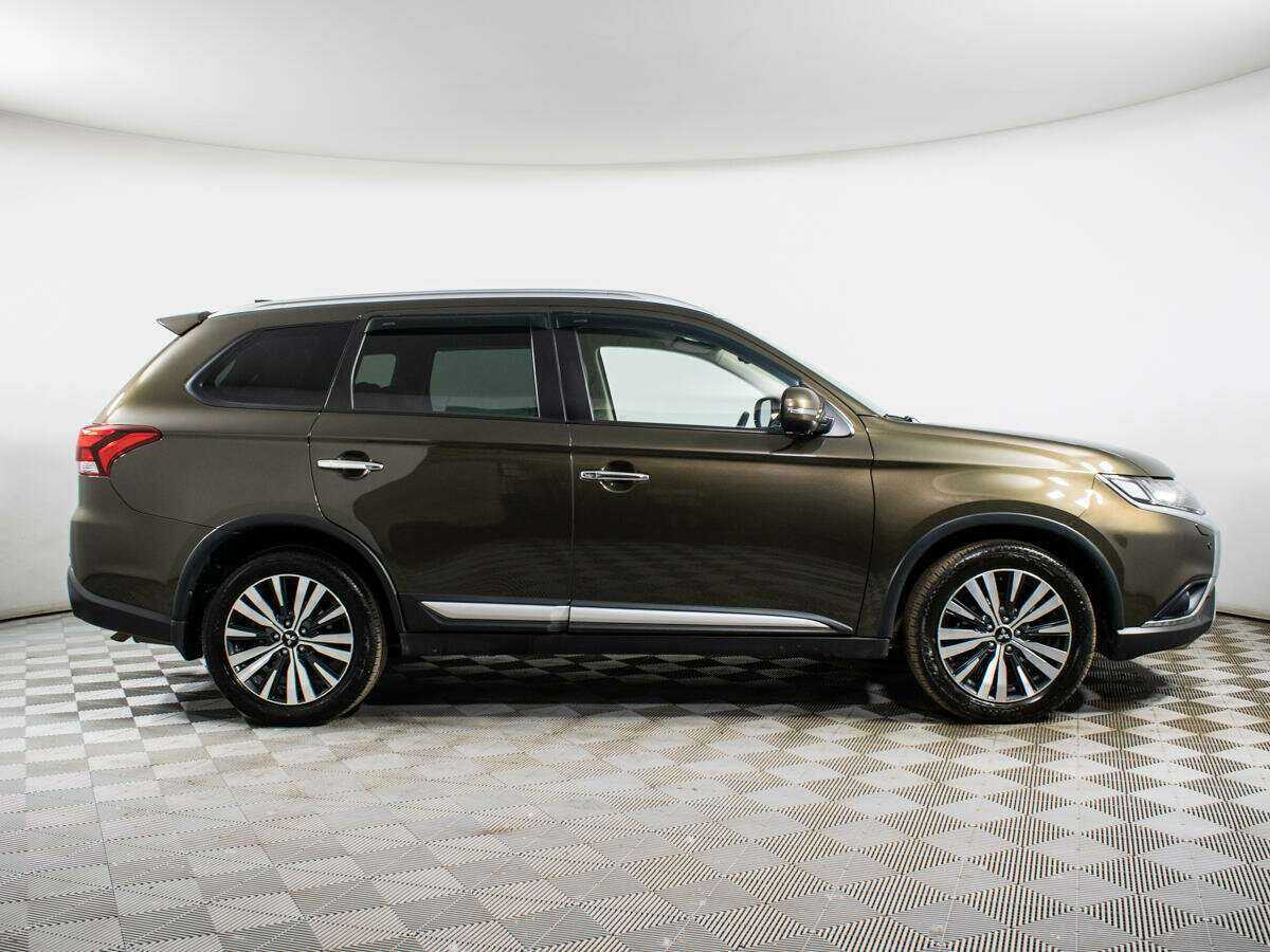 Mitsubishi Outlander, 2018 Фото №1