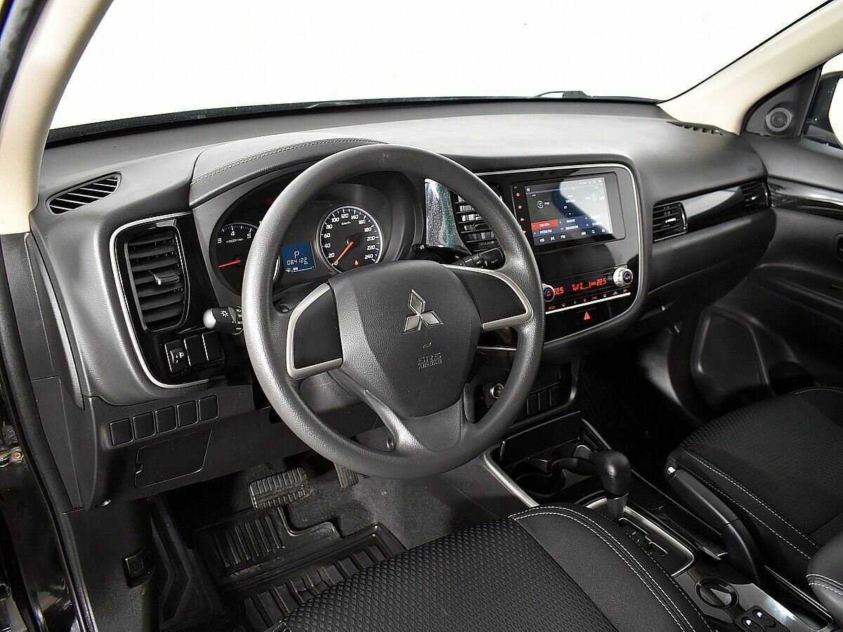 Mitsubishi Outlander, 2020 Фото №7
