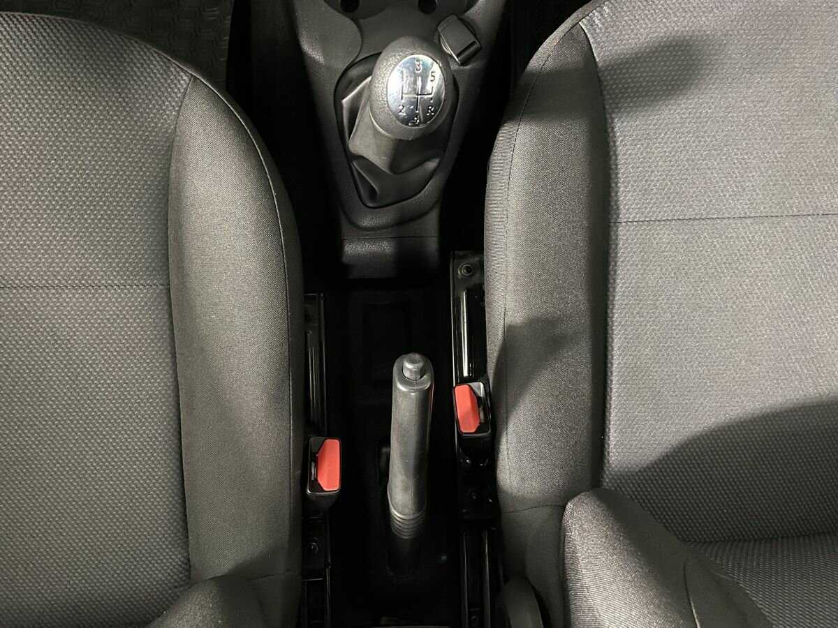 Renault Logan, 2018 Фото №13