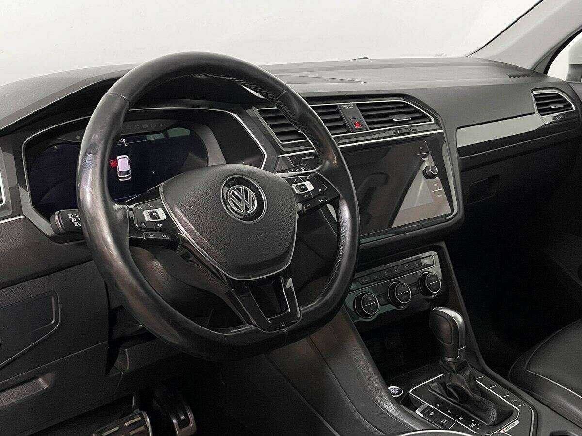 Volkswagen Tiguan, 2018 Фото №15