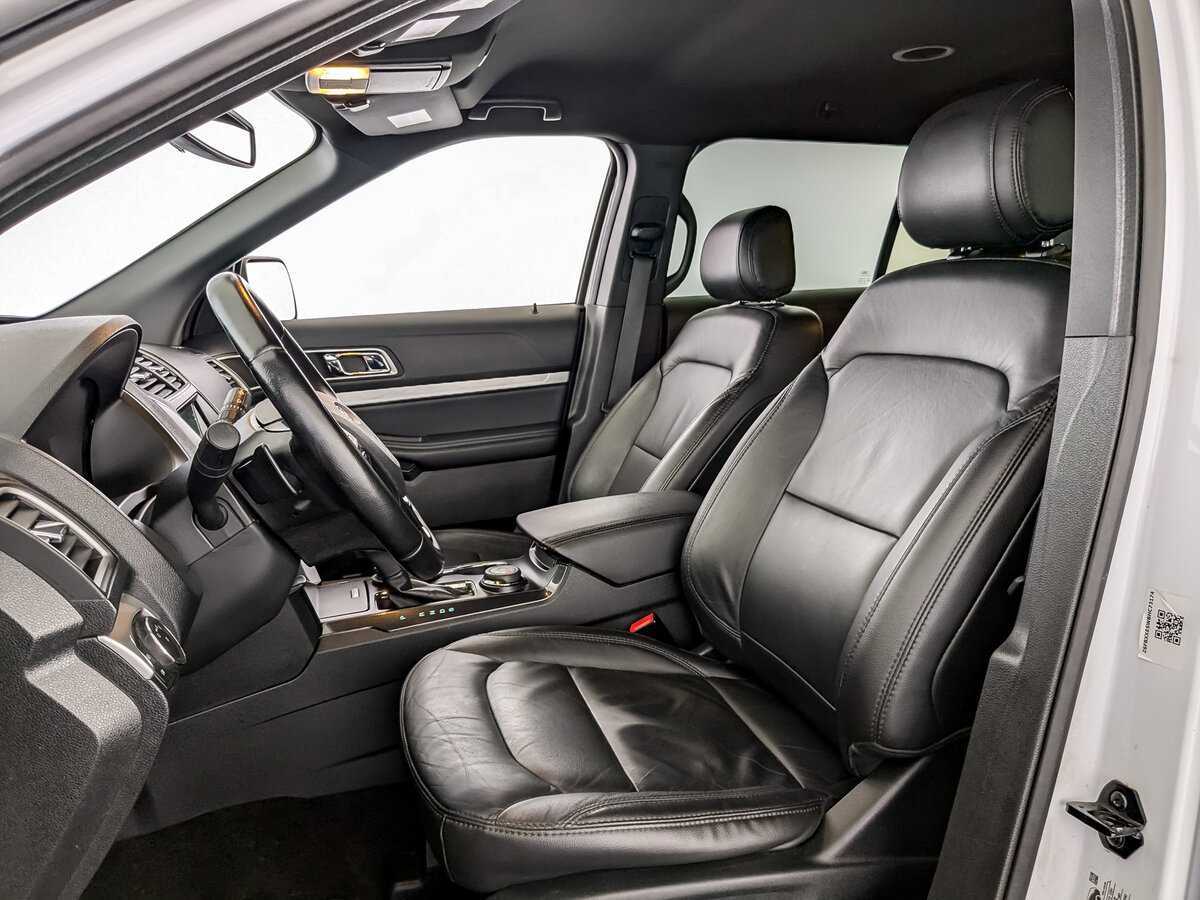 Ford Explorer, 2017 Фото №16