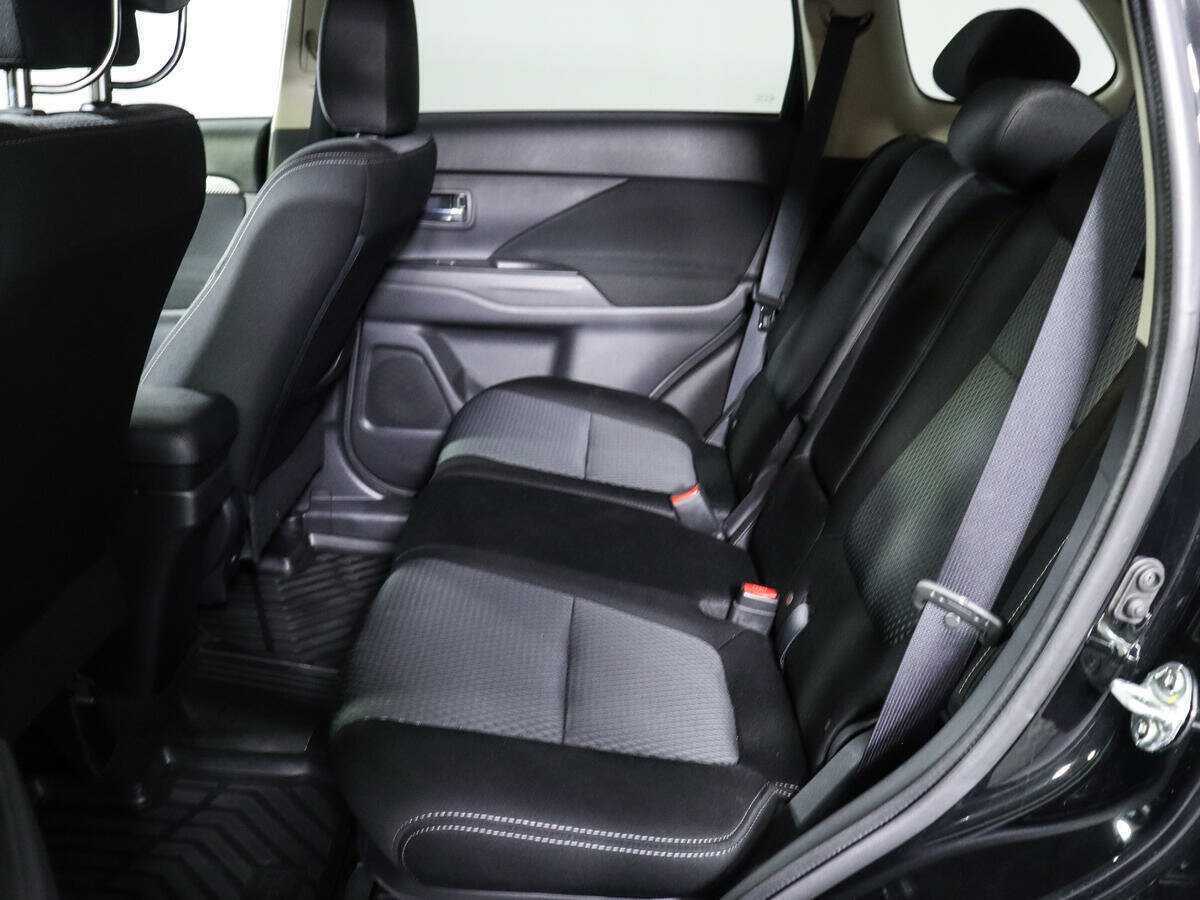Mitsubishi Outlander, 2018 Фото №8