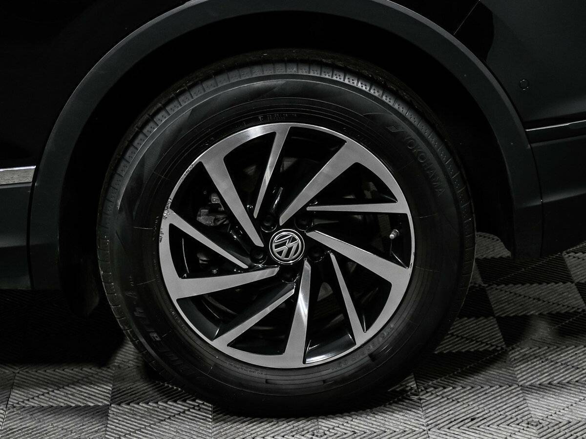 Volkswagen Tiguan, 2018 Фото №14