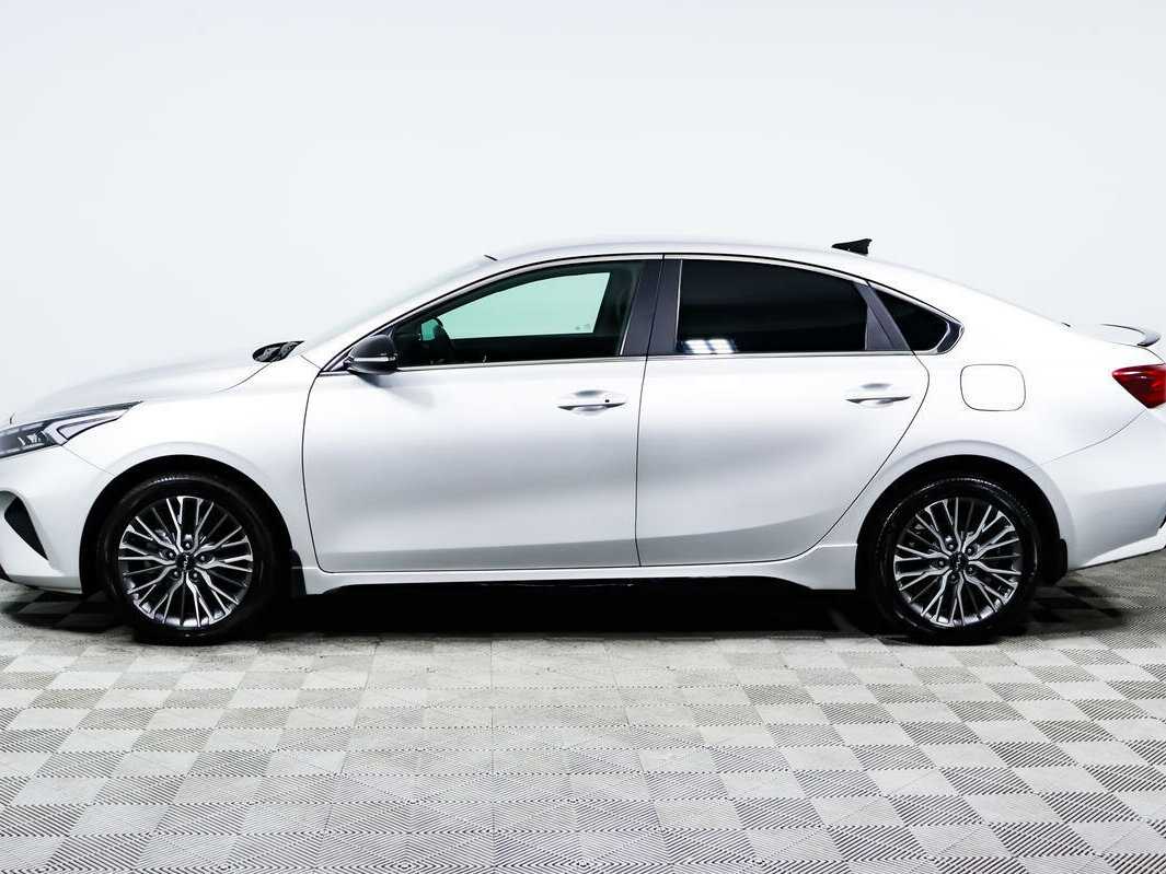 Kia Cerato, 2022 Фото №8