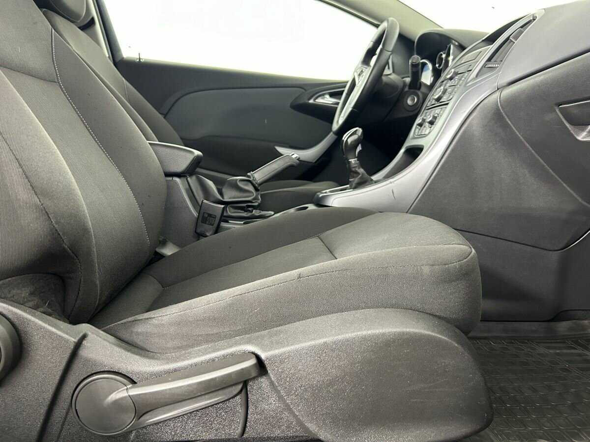 Opel Astra GTC, 2014 Фото №14