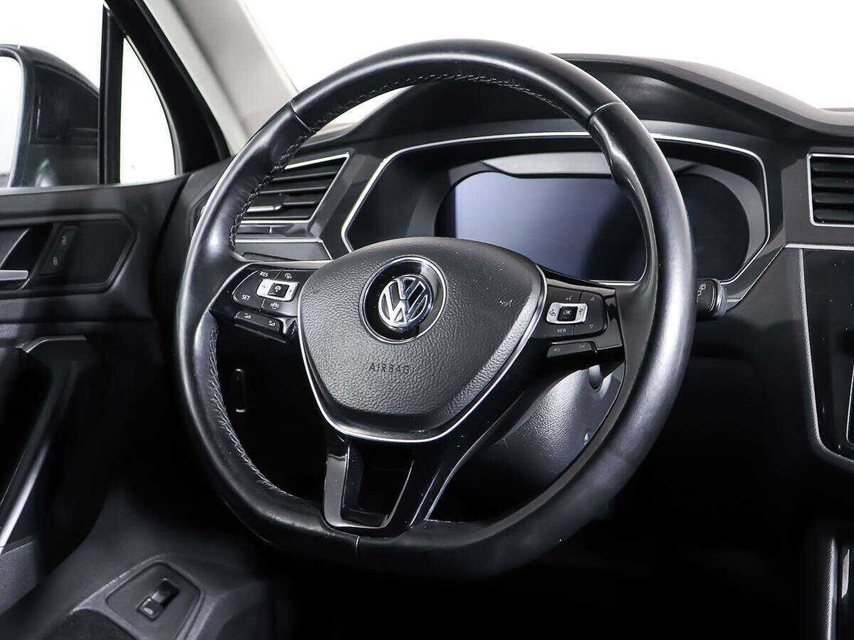 Volkswagen Tiguan, 2018 Фото №15