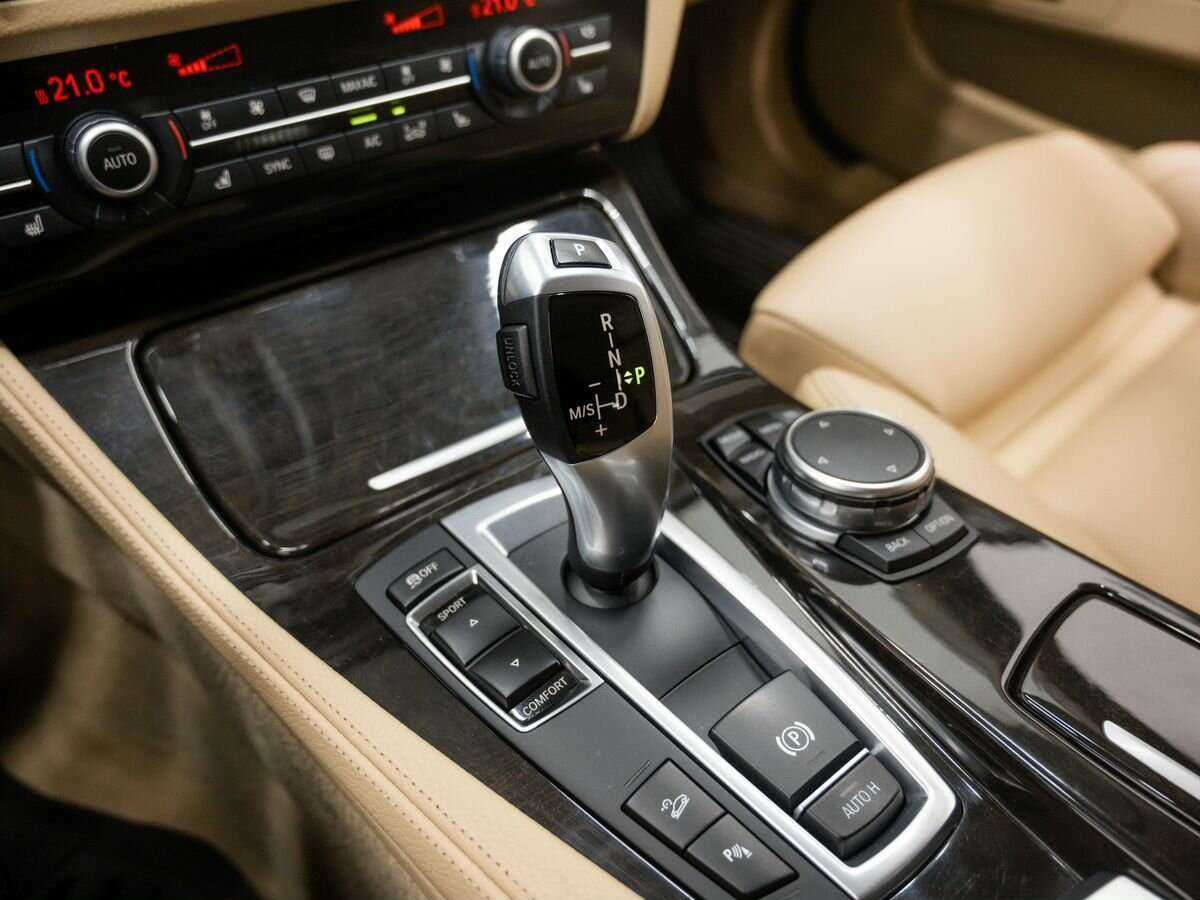 BMW 5 серии 530d xDrive, 2015 Фото №20