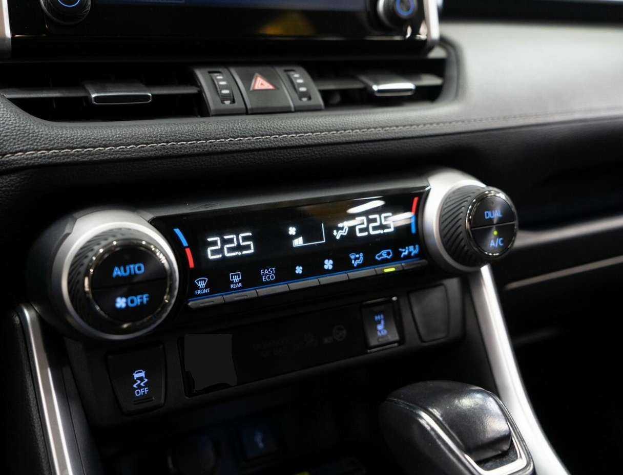 Toyota RAV4, 2020 Фото №11