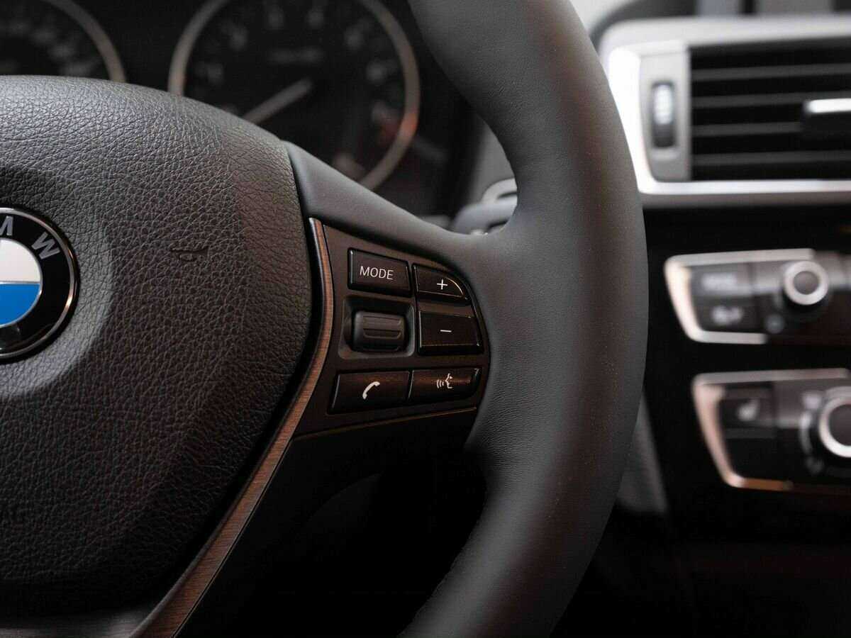 BMW 1 серии 118i, 2017 Фото №16