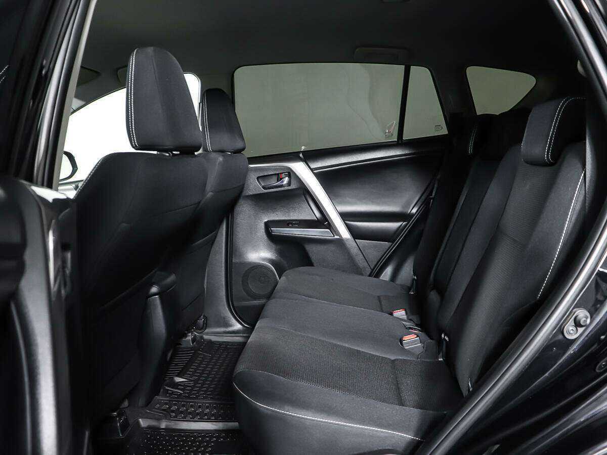 Toyota RAV4, 2017 Фото №12