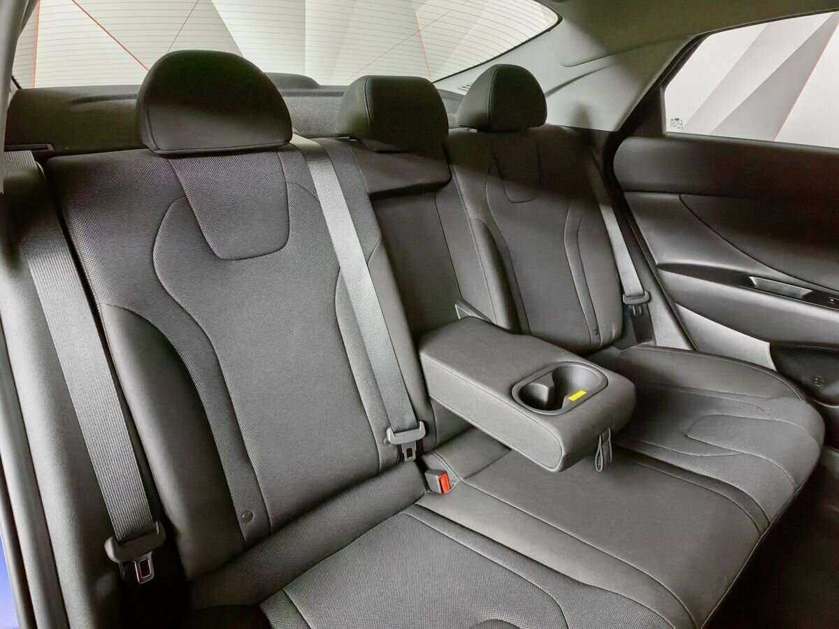 Hyundai Elantra, 2022 Фото №13