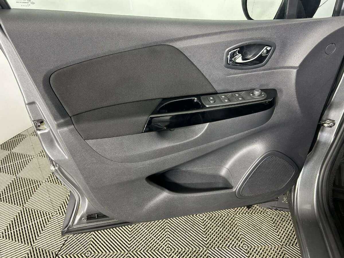 Renault Kaptur, 2017 - 89 793 км. | Фото №8