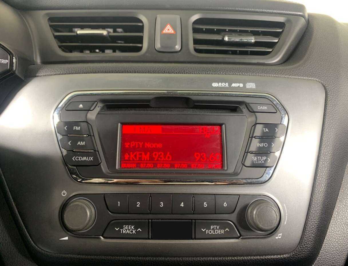 Kia Rio 5-speed, 2012 Фото №12