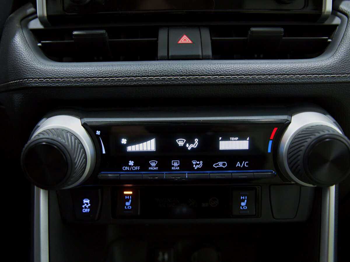 Toyota RAV4, 2020 Фото №9