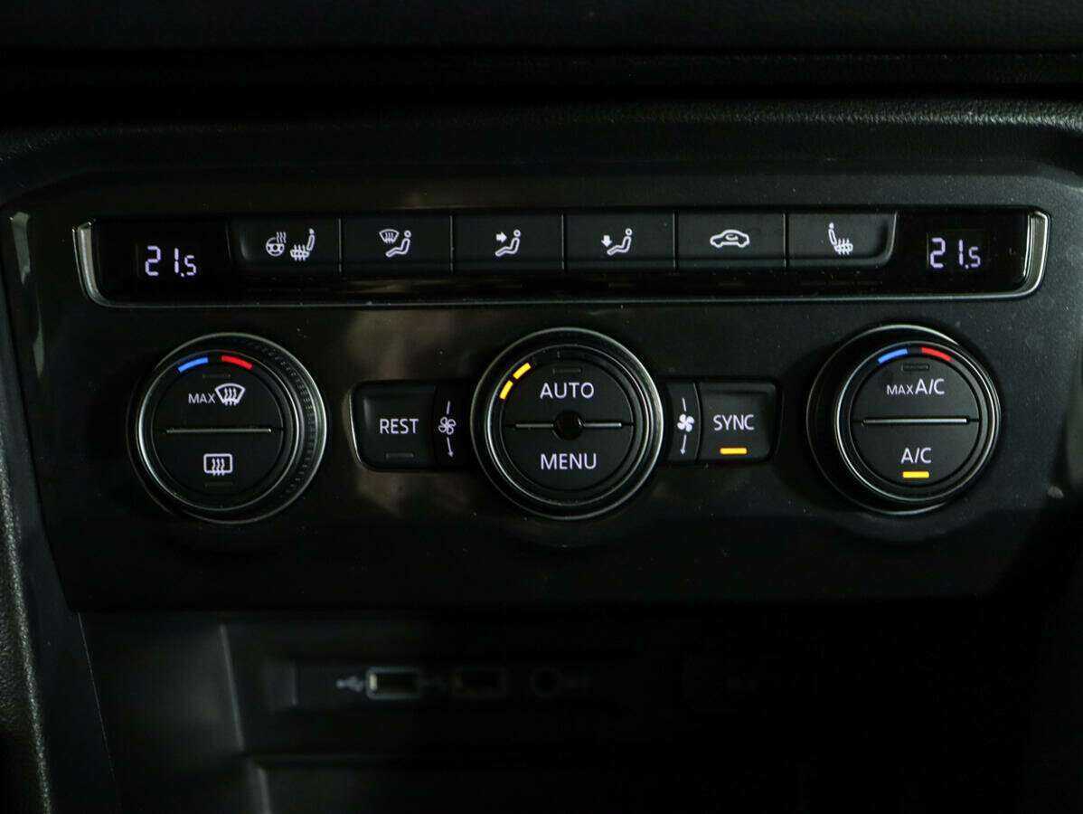 Volkswagen Tiguan, 2020 Фото №18