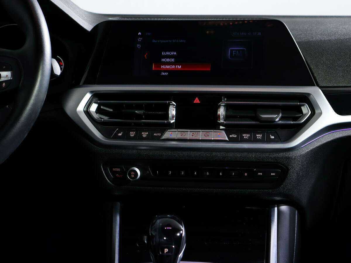 BMW 3 серии 318d, 2019 Фото №11