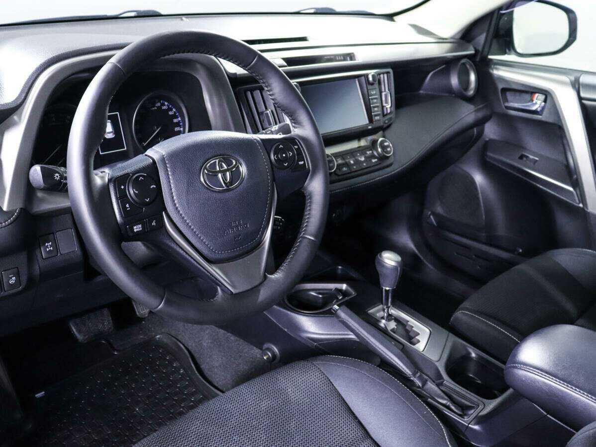 Toyota RAV4, 2017 Фото №13