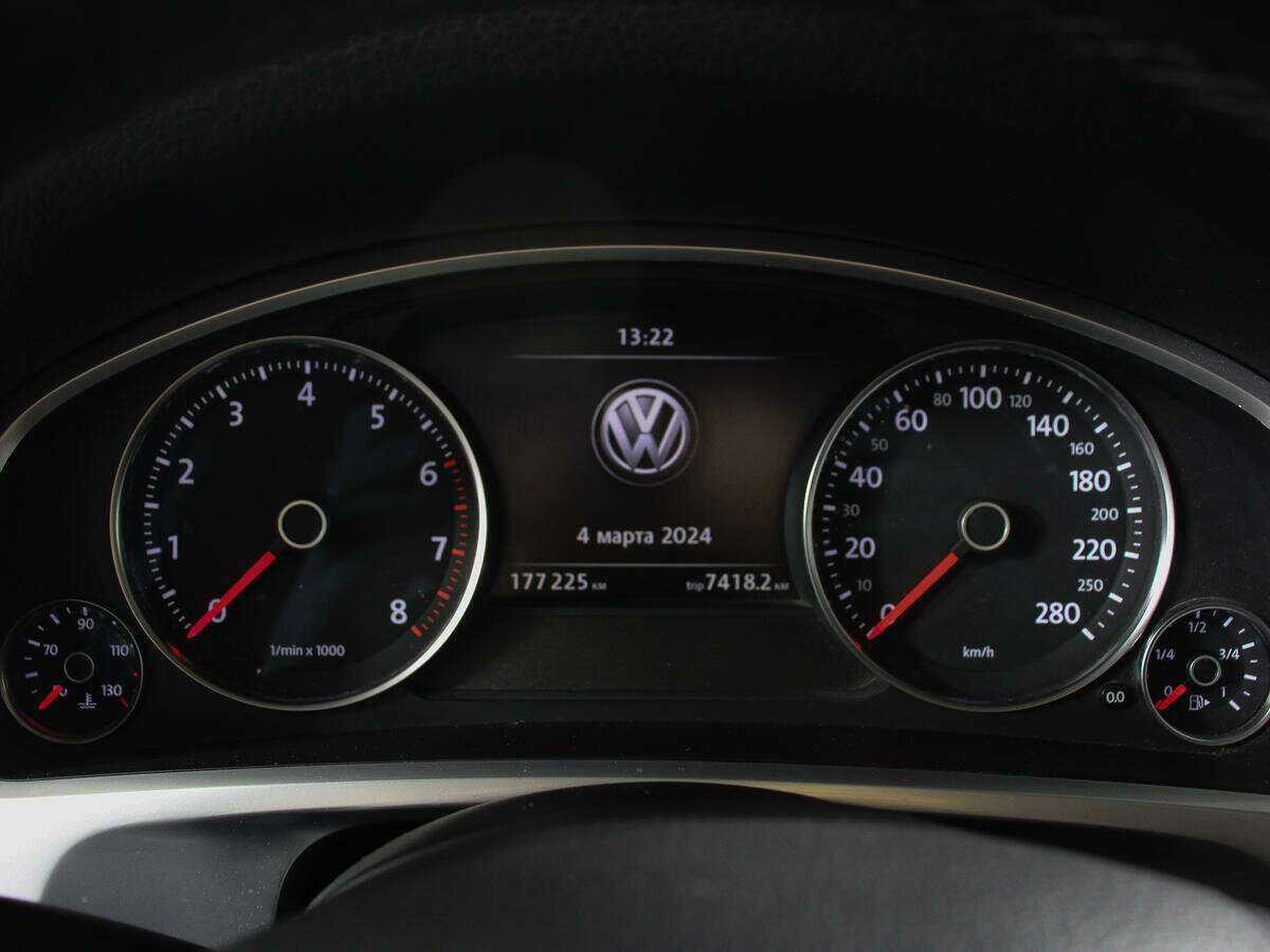 Volkswagen Touareg, 2015 Фото №8