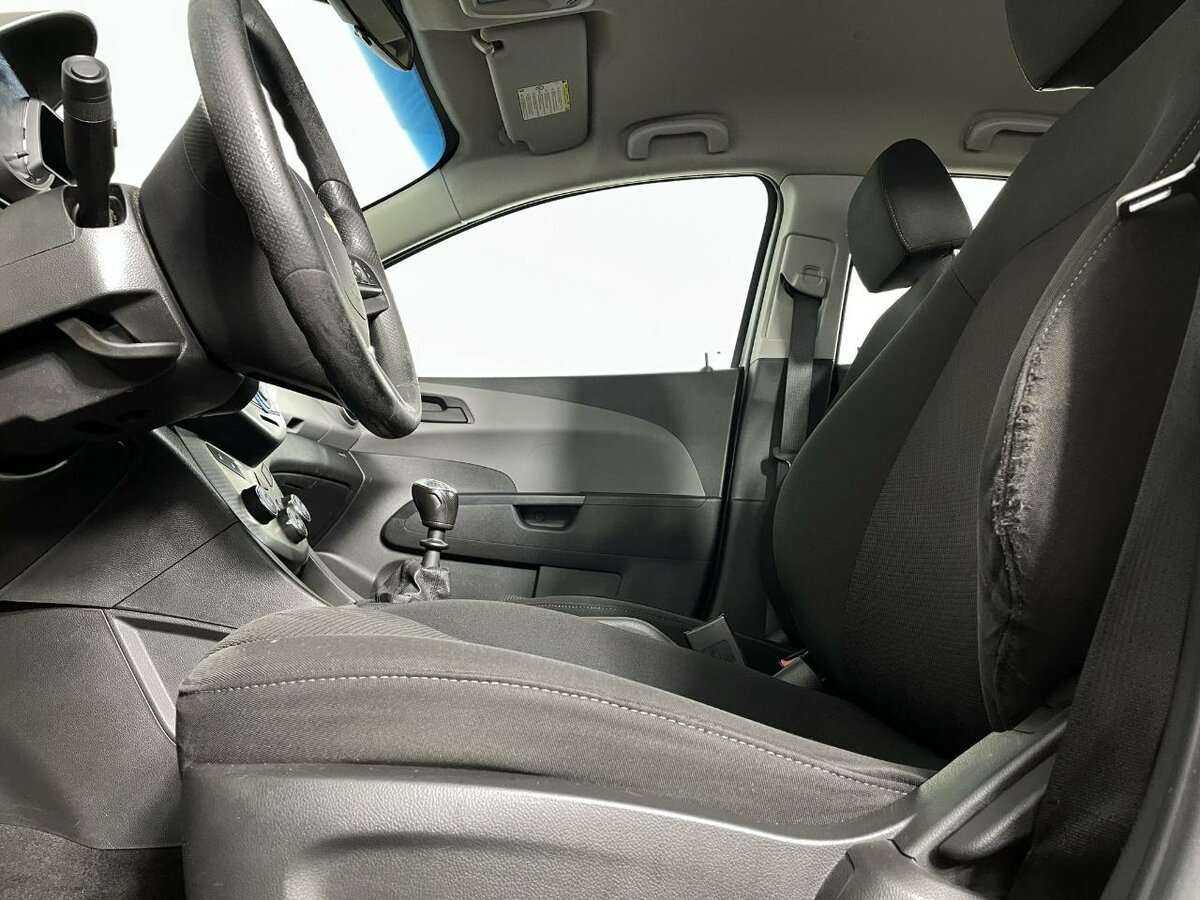 Chevrolet Aveo, 2013 Фото №9