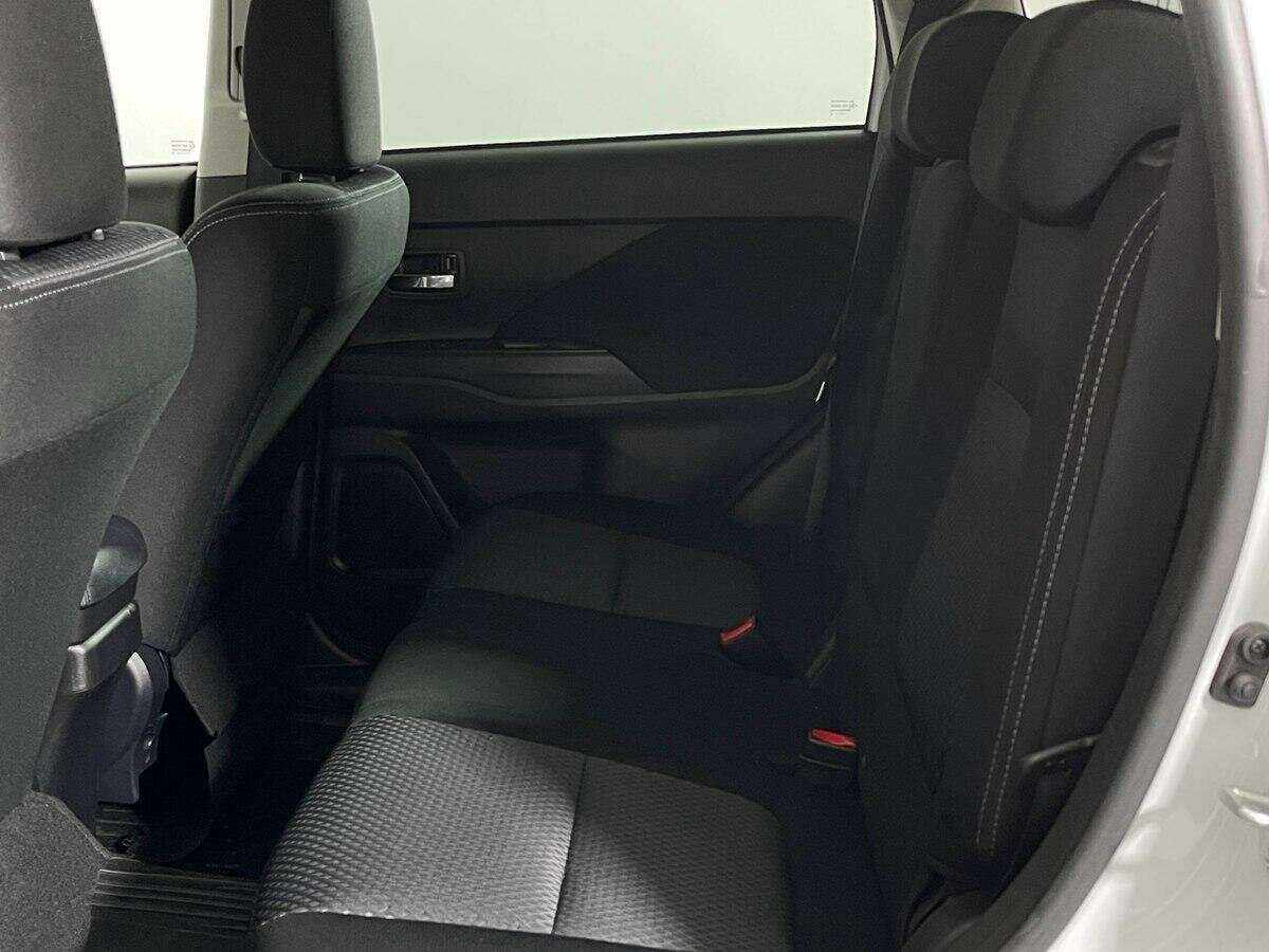 Mitsubishi Outlander, 2018 Фото №10