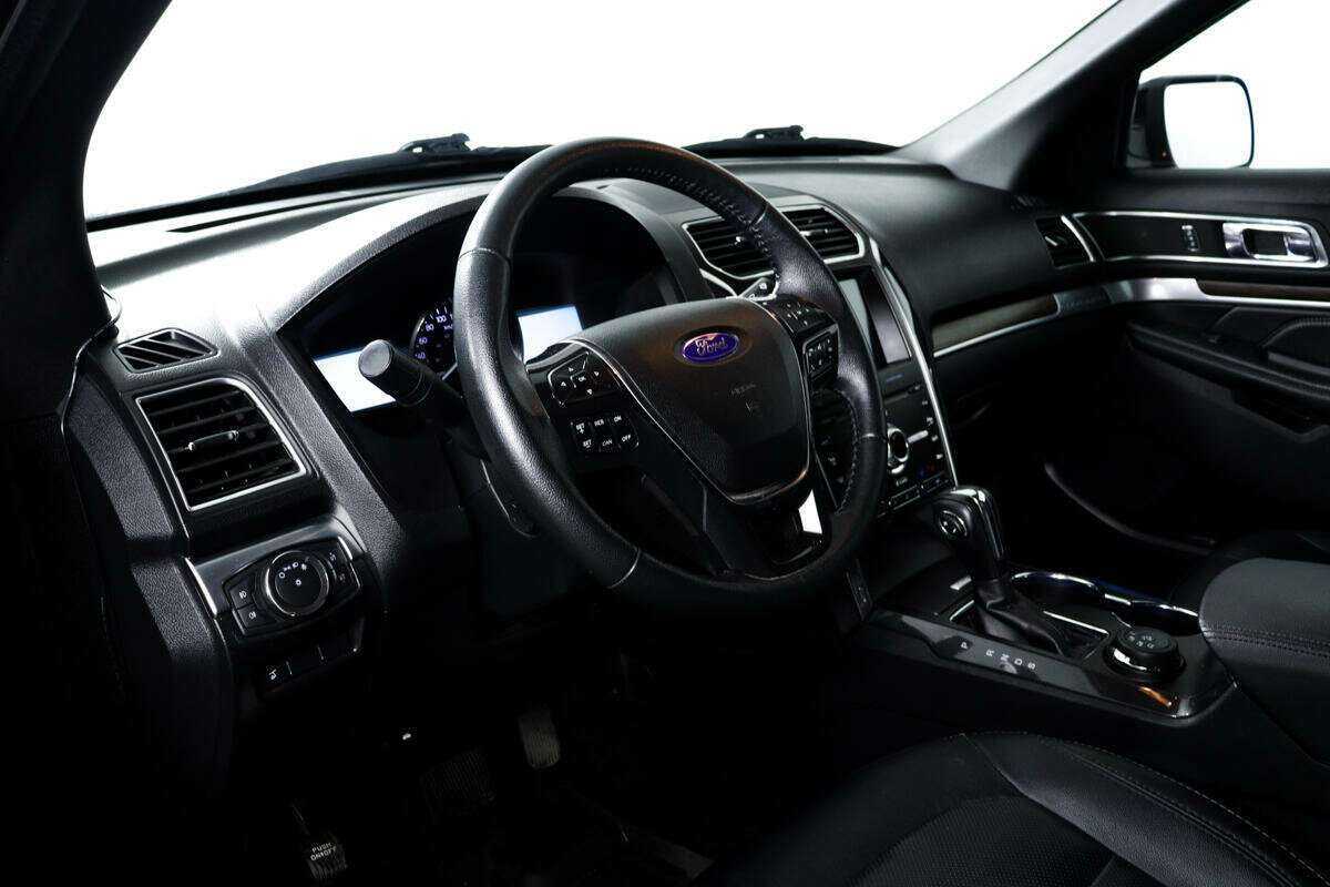 Ford Explorer, 2018 Фото №13