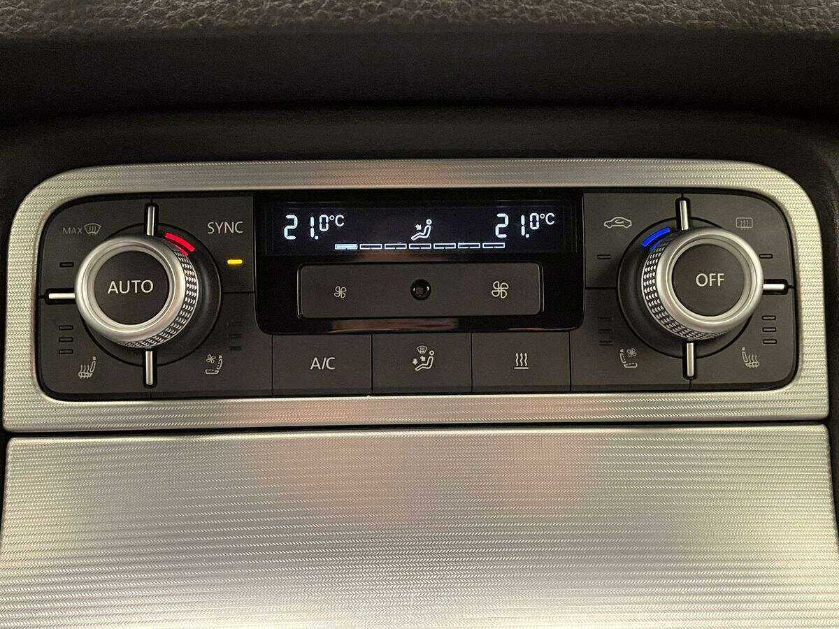 Volkswagen Touareg, 2015 Фото №20