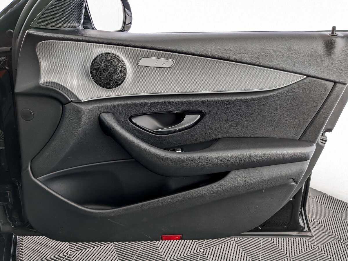 Mercedes-Benz E-Класс 200, 2018 Фото №21
