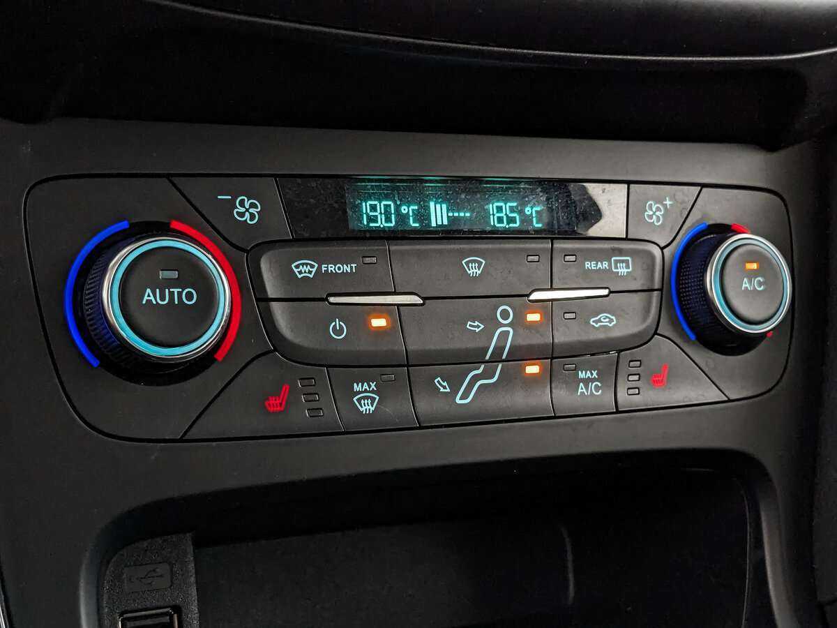 Ford Focus, 2018 Фото №16