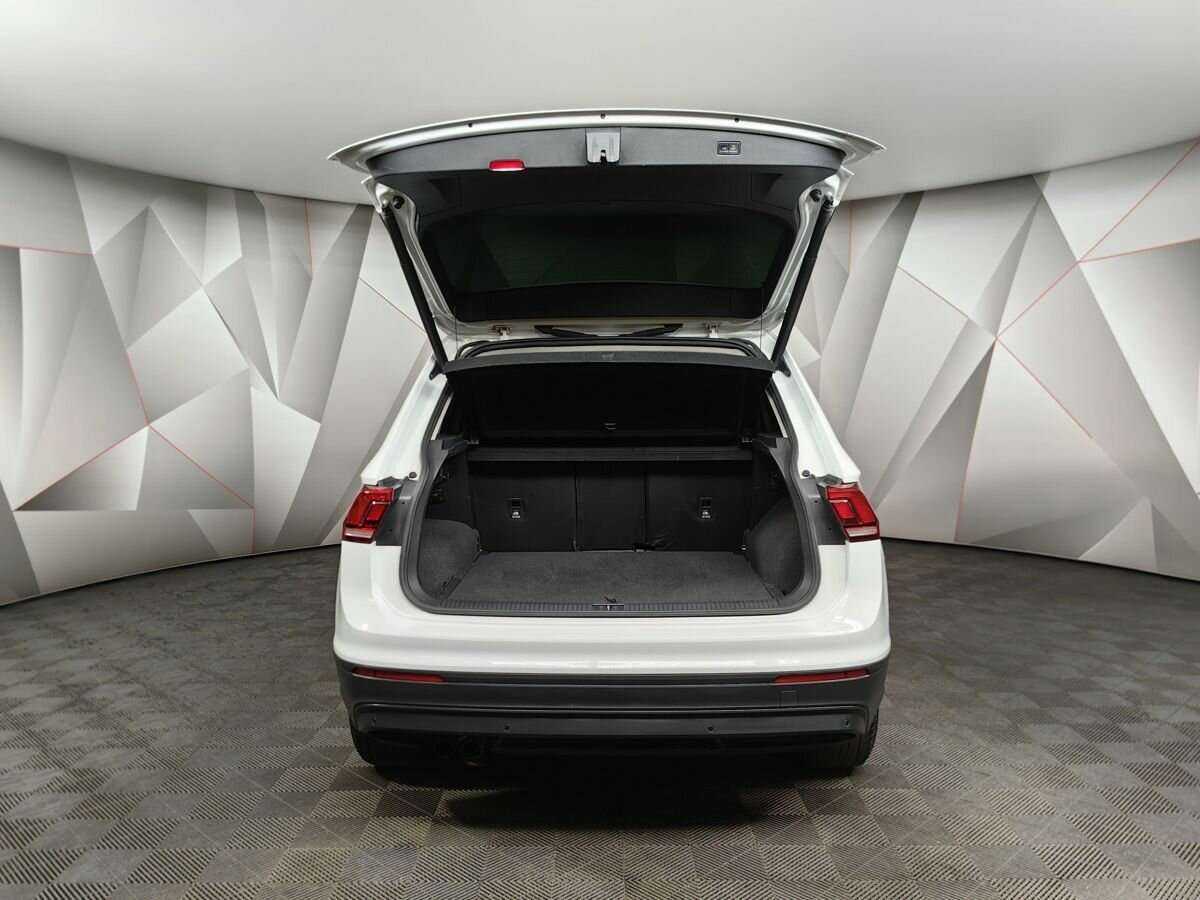Volkswagen Tiguan, 2018 Фото №18