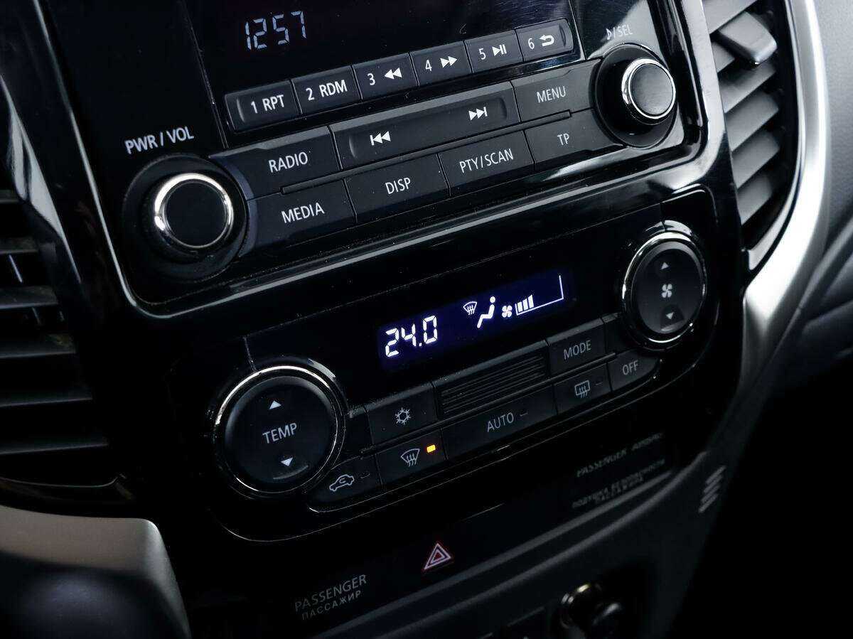 Mitsubishi Pajero Sport, 2018 Фото №17