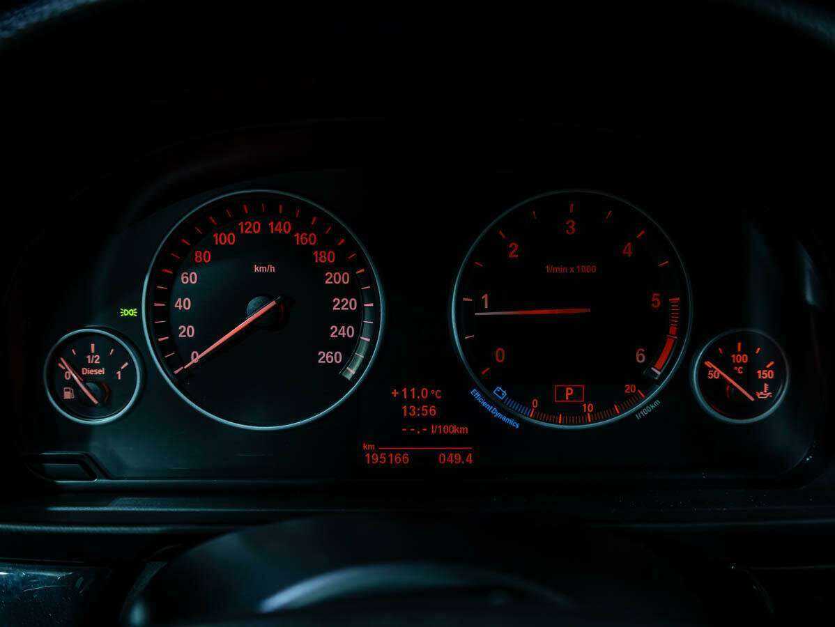 BMW 5 серии 525d xDrive, 2012 Фото №17