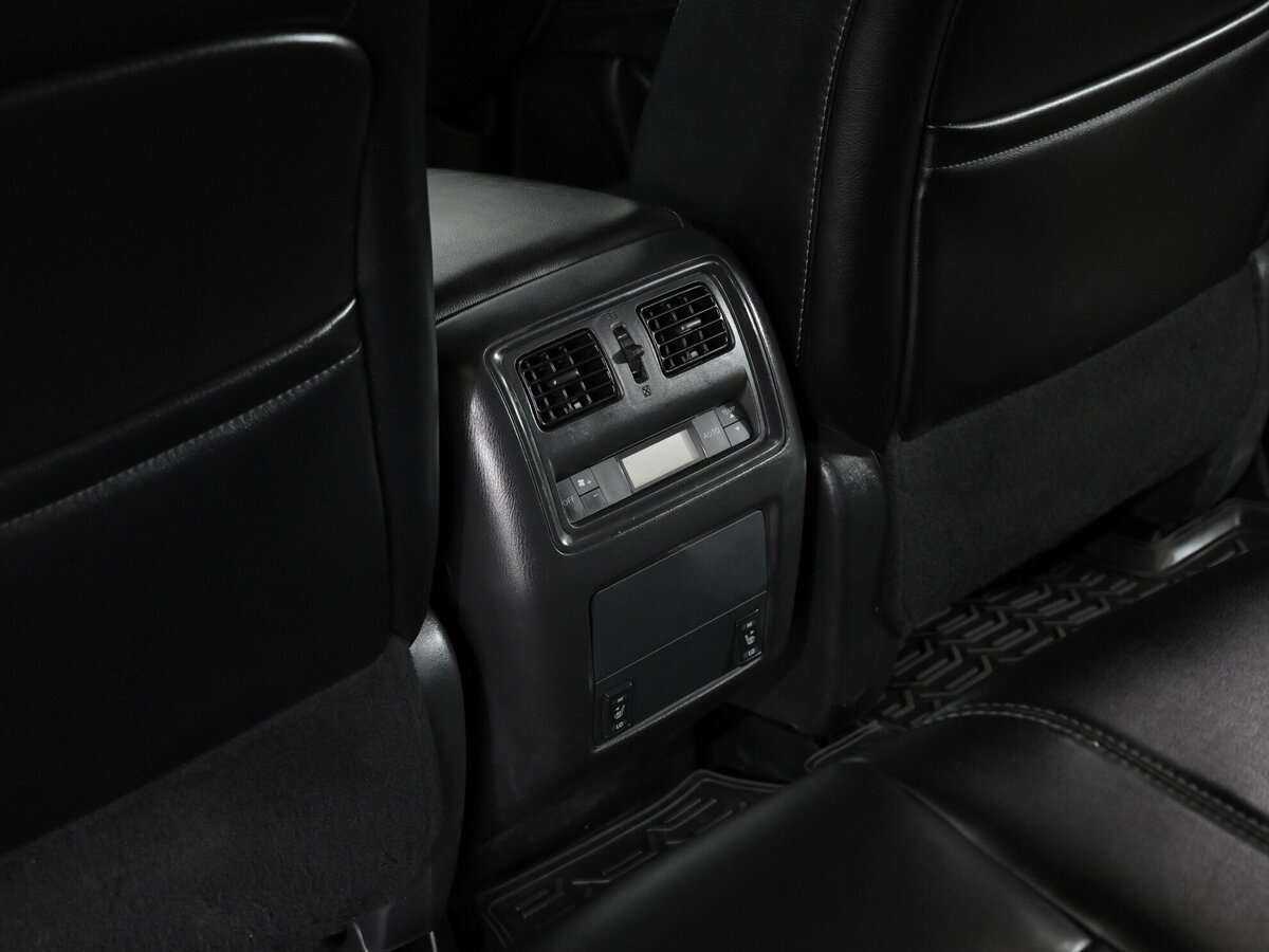 Nissan Pathfinder, 2015 - 140 000 км. | Фото №7