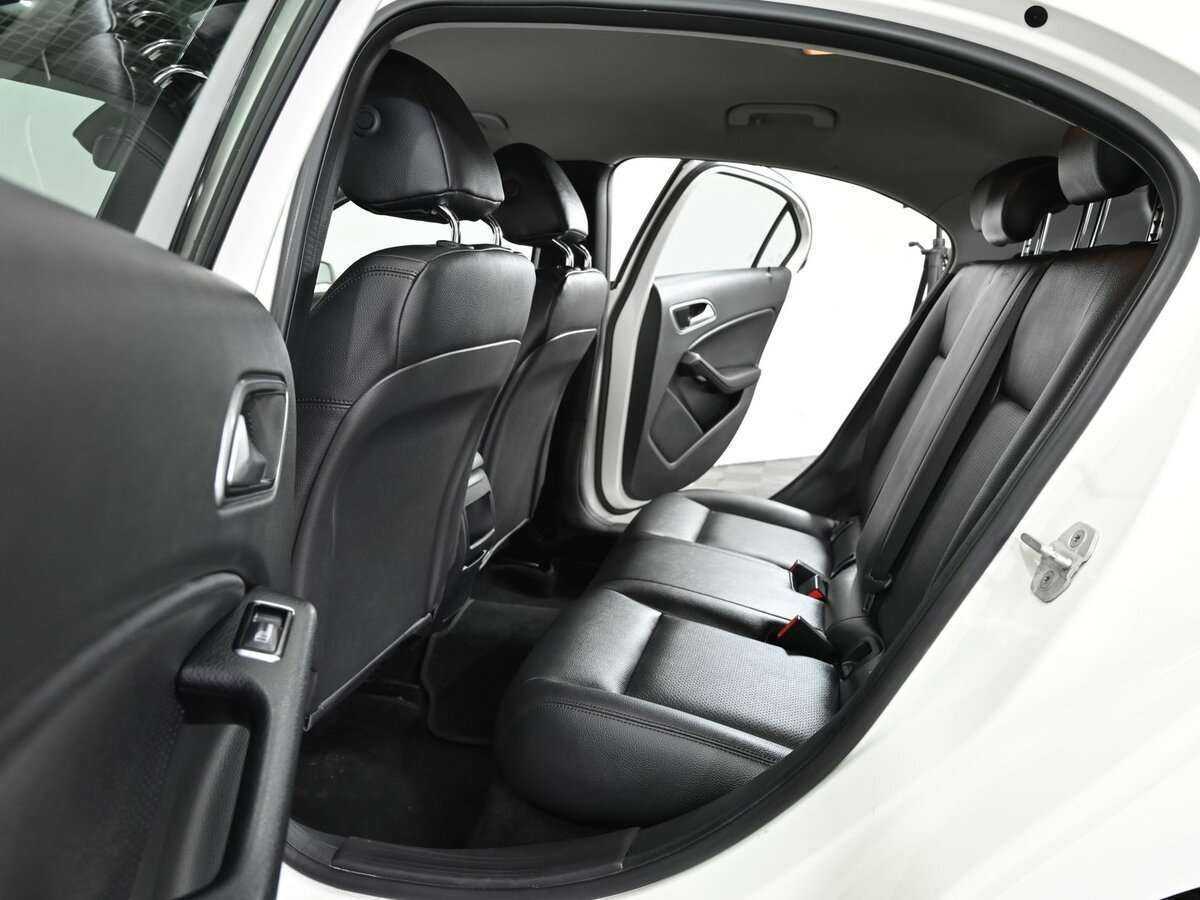 Mercedes-Benz A-Класс 180, 2014 Фото №11