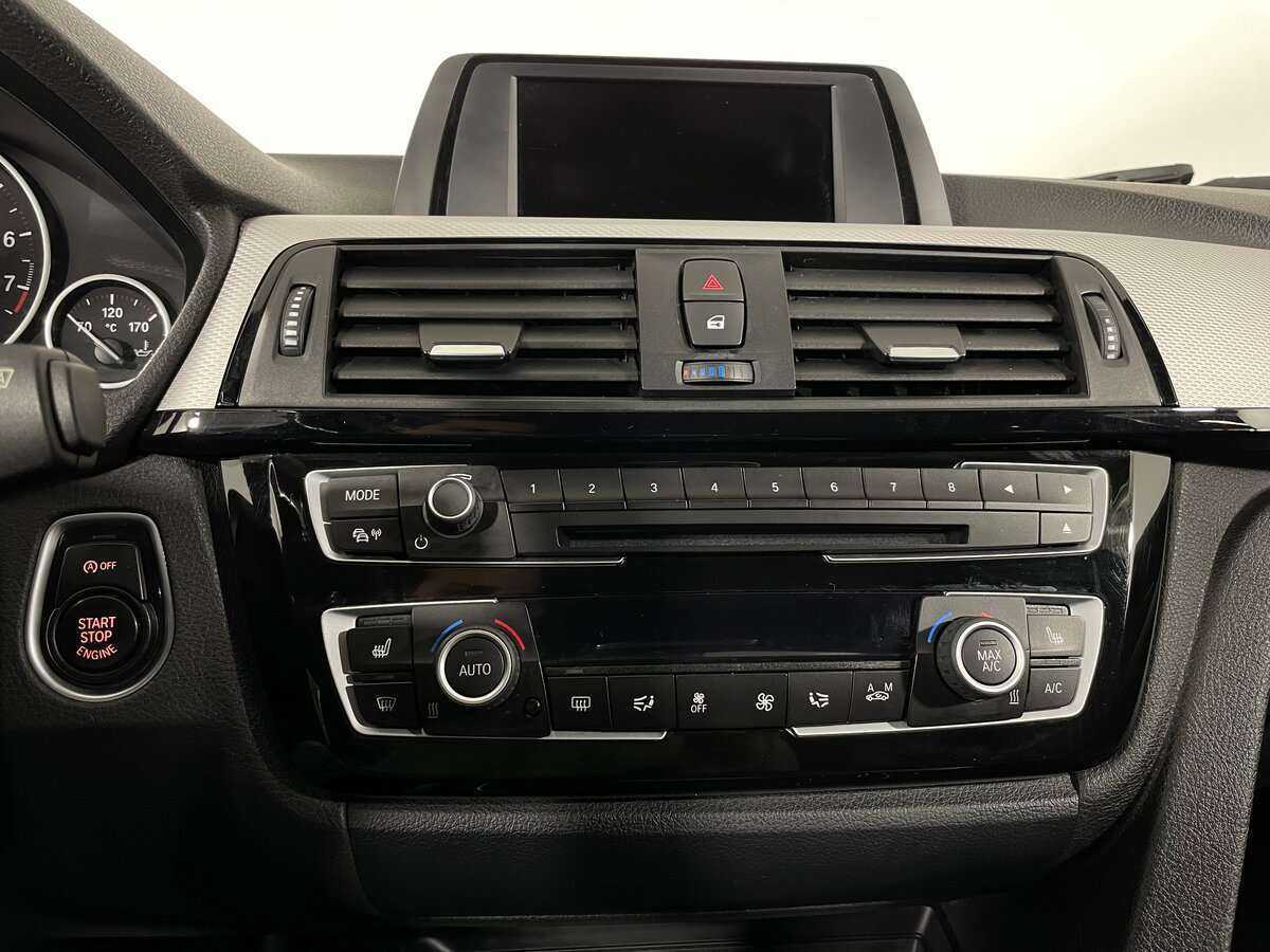 BMW 3 серии 320i xDrive, 2016 Фото №20