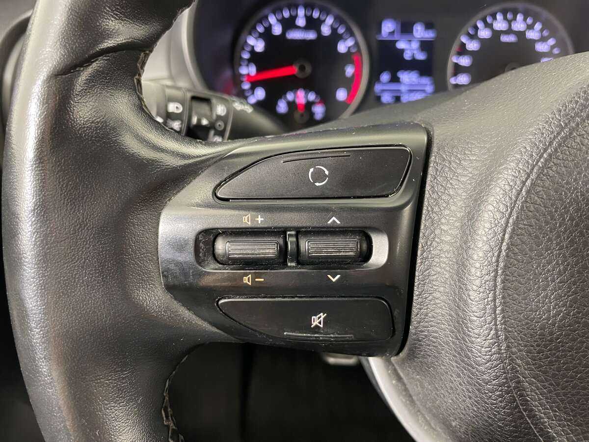 Kia Rio X-Line, 2020 Фото №16