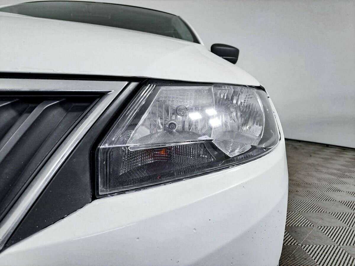 Skoda Rapid, 2017 Фото №17