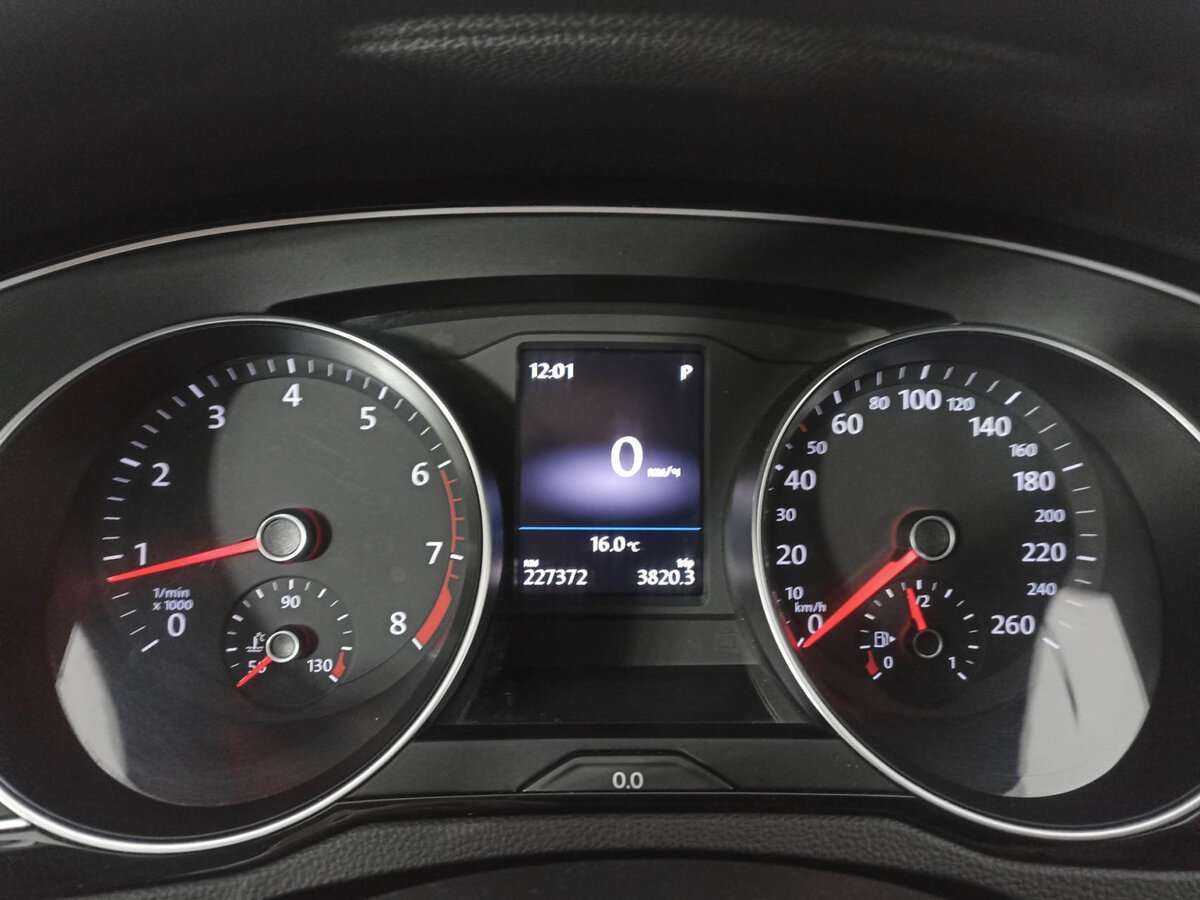 Volkswagen Passat, 2016 Фото №11