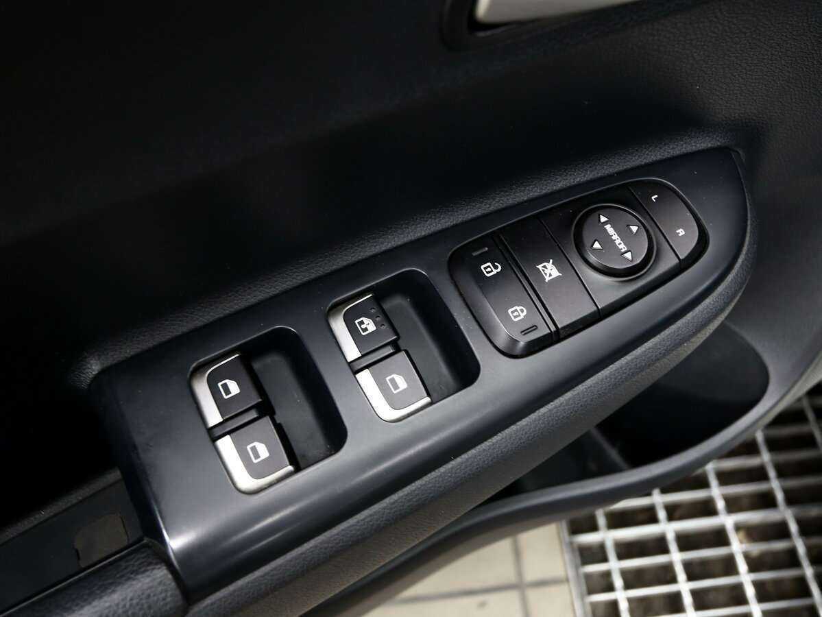 Kia Rio, 2019 Фото №16