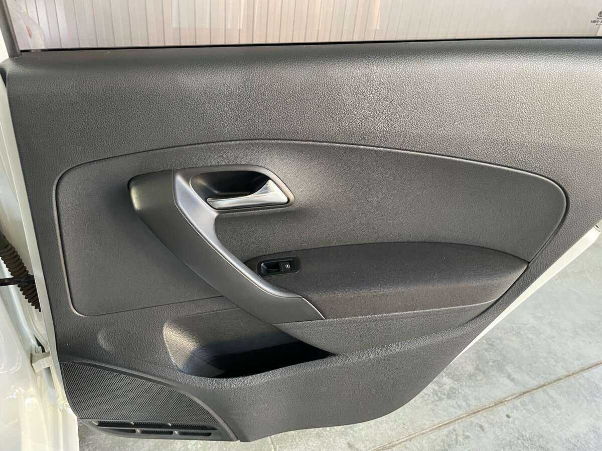 Volkswagen Polo, 2018 Фото №20