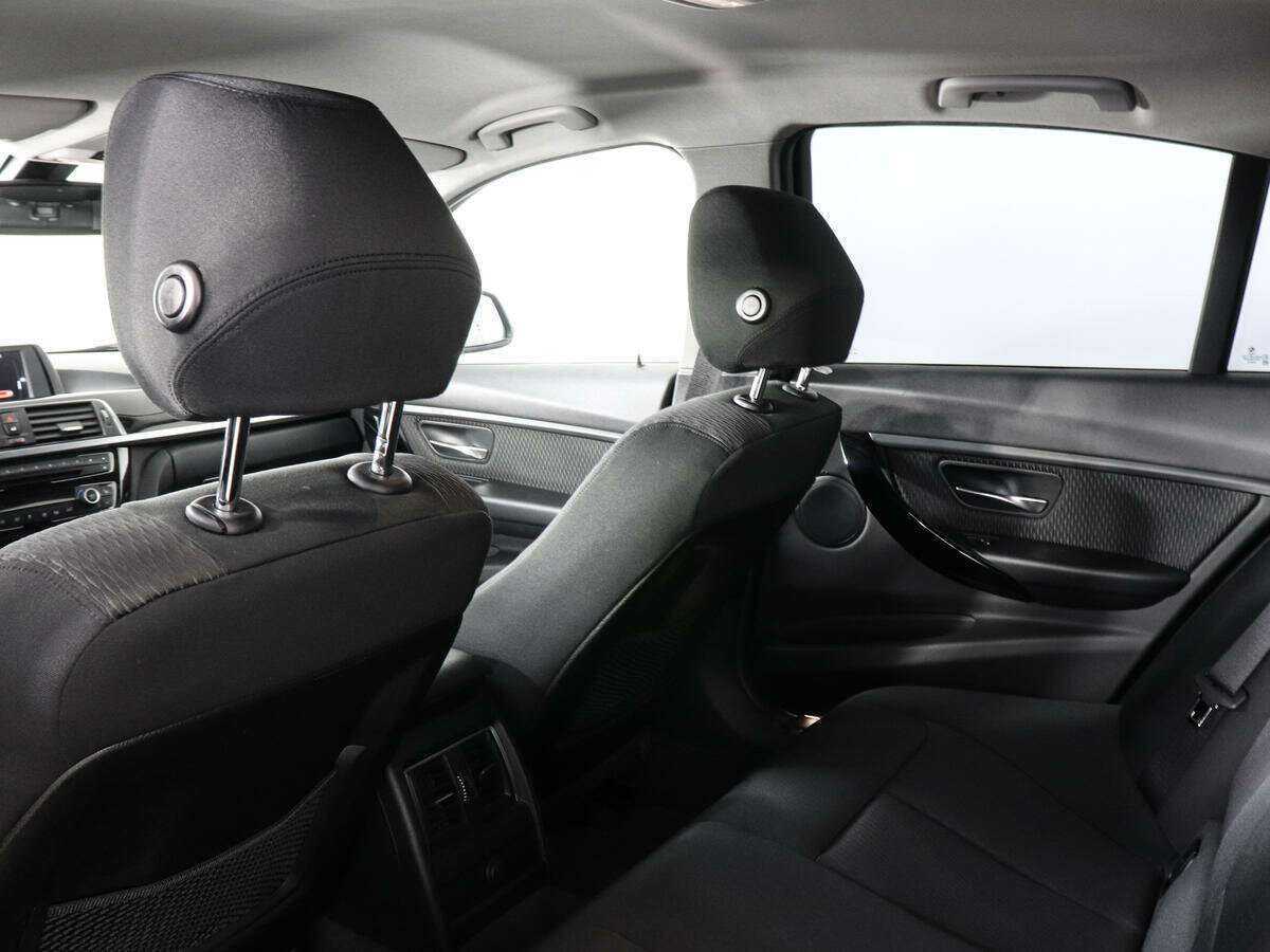 BMW 3 серии 318i, 2015 Фото №10