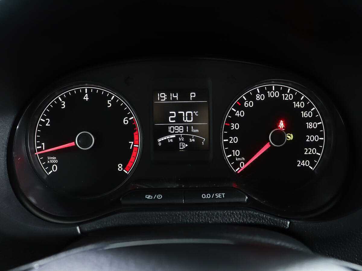 Volkswagen Polo, 2016 Фото №14