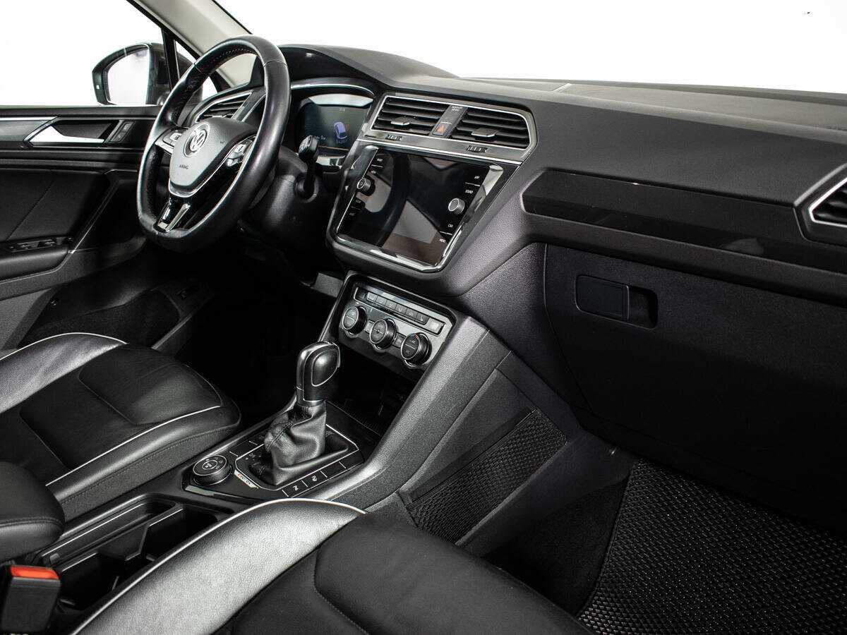 Volkswagen Tiguan, 2018 Фото №9