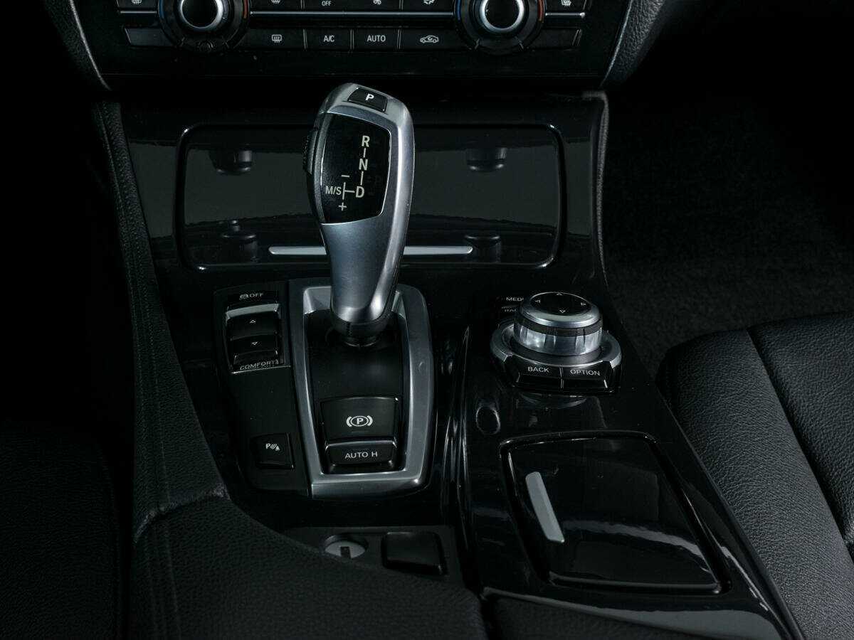 BMW 5 серии 520i, 2013 Фото №16