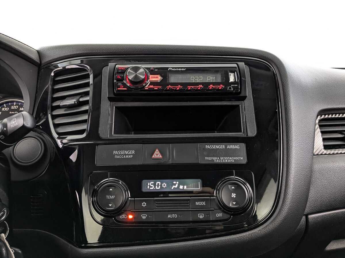 Mitsubishi Outlander, 2015 Фото №13