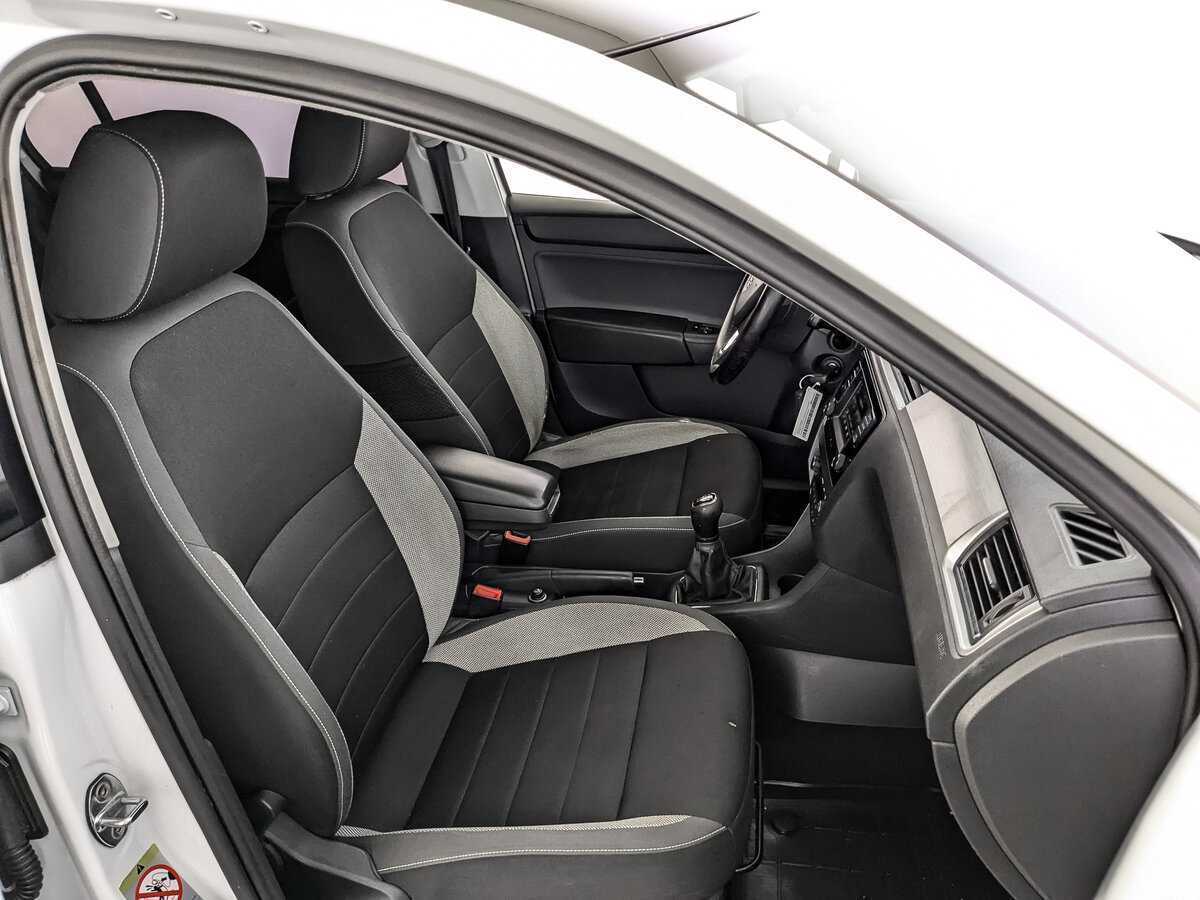 Skoda Rapid, 2017 Фото №20