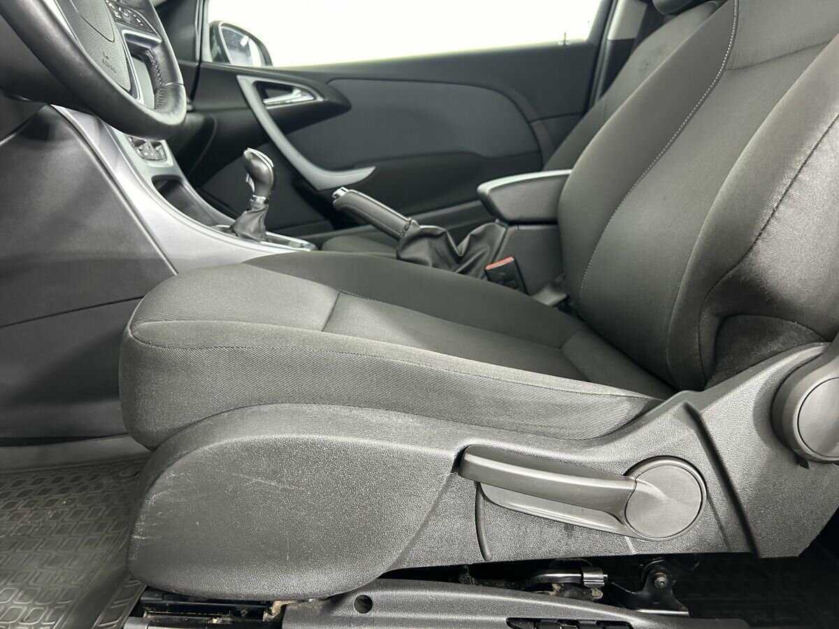 Opel Astra GTC, 2014 Фото №10